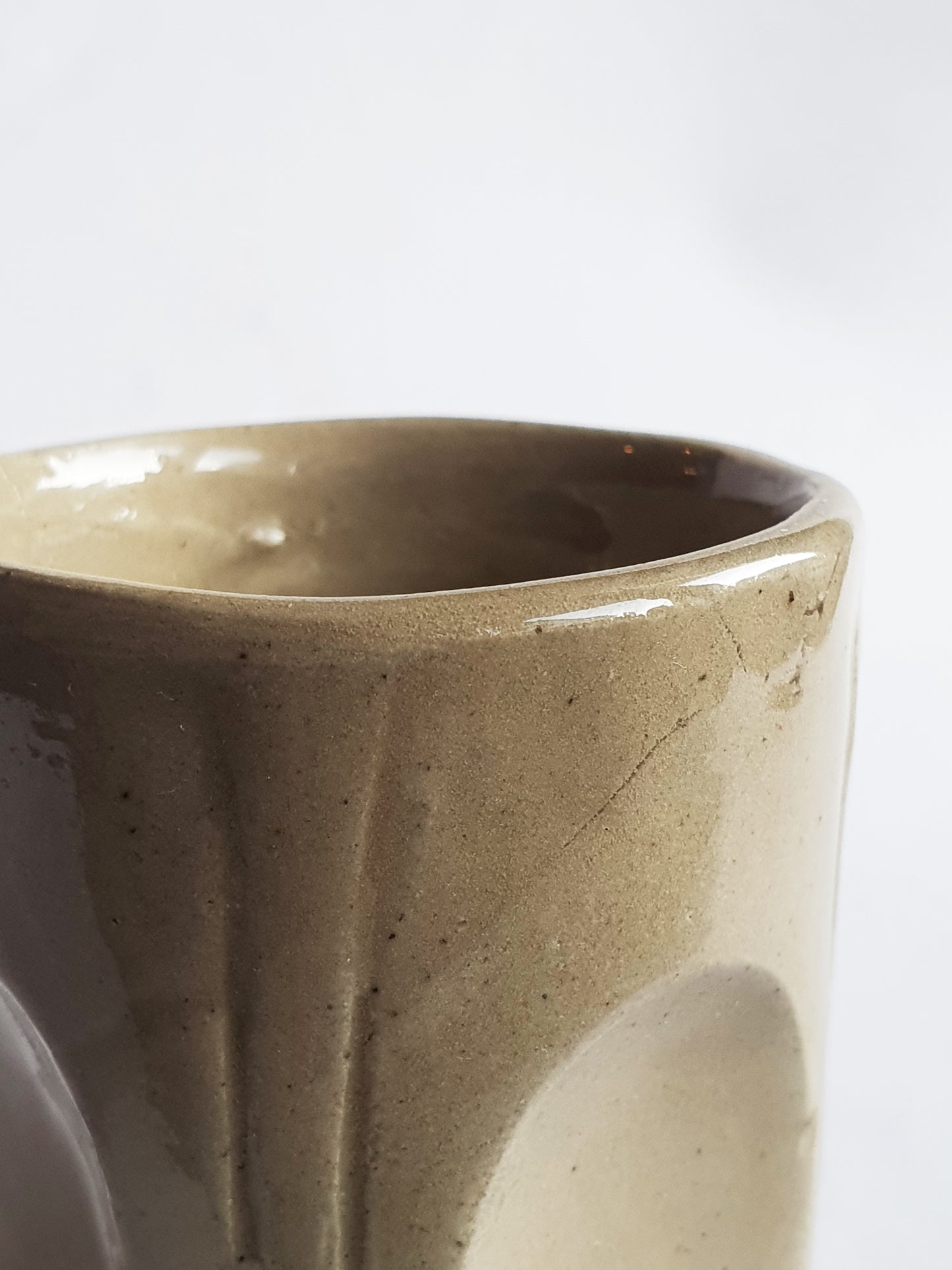 Tasse espresso/ristretto copie de verre de brocante beige