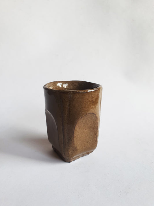 Tasse espresso copie de verre de brocante marron