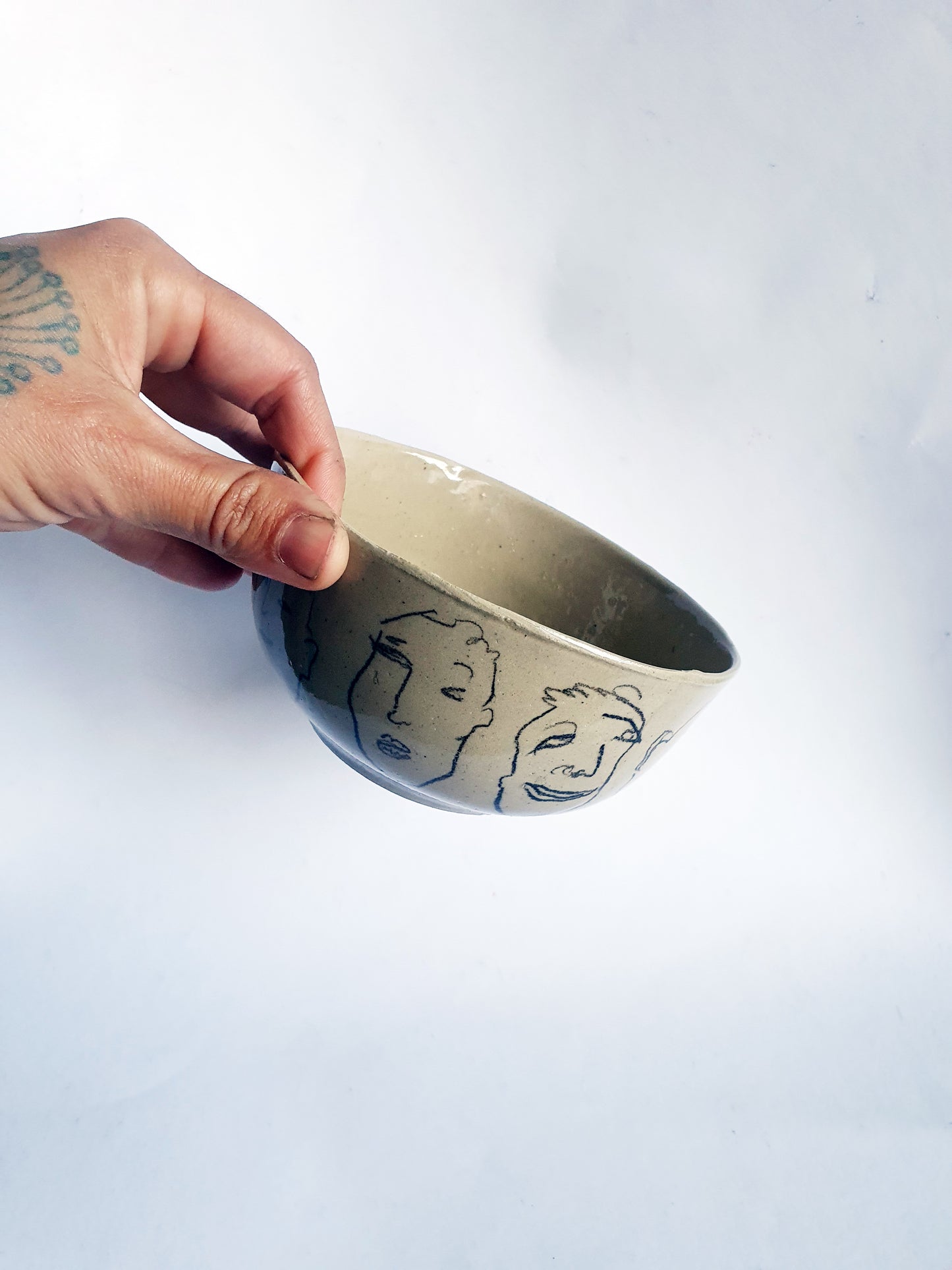 Bol ø 11 cm série de visages beige