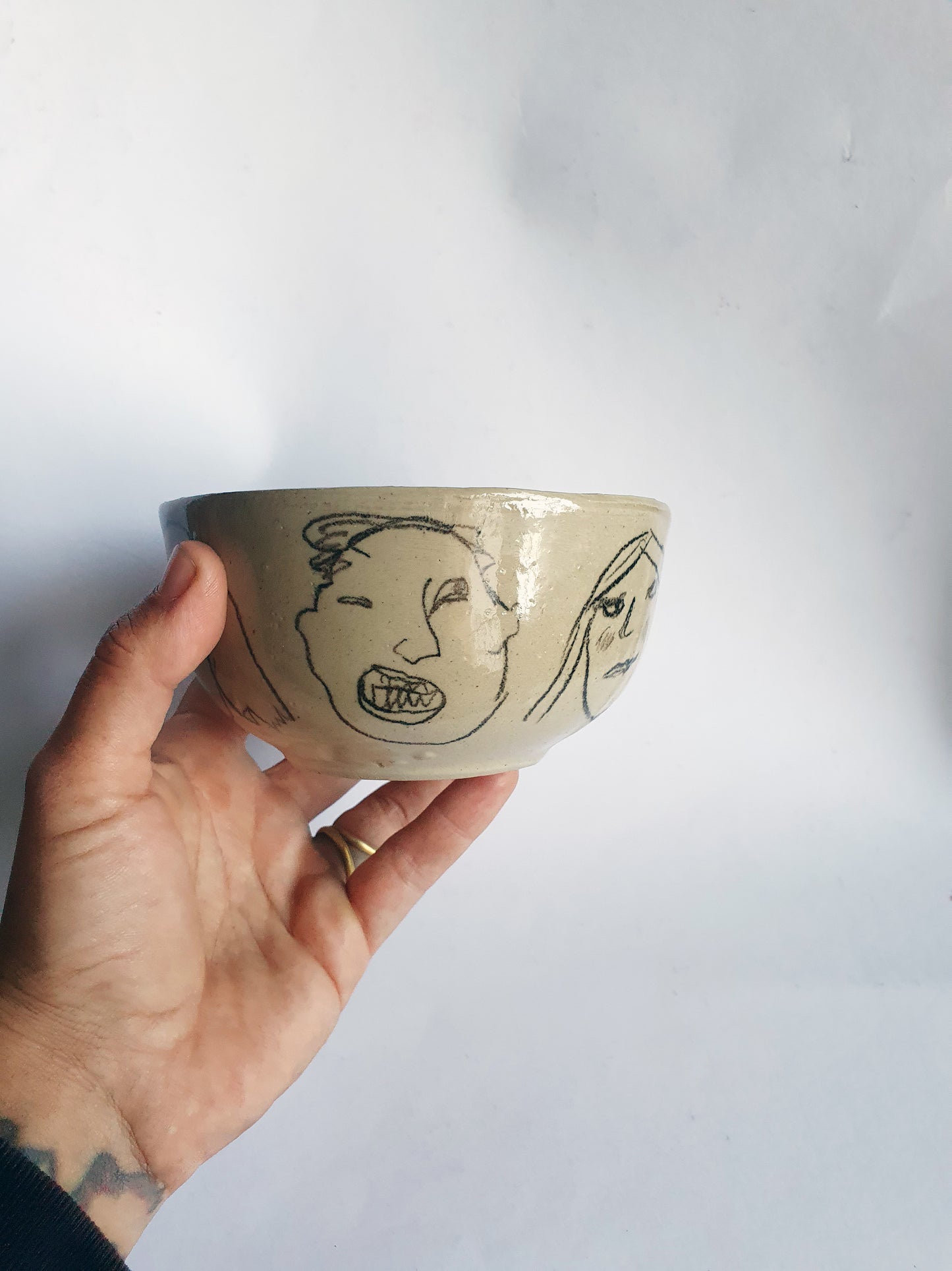 Bol ø 11 cm série de visages beige