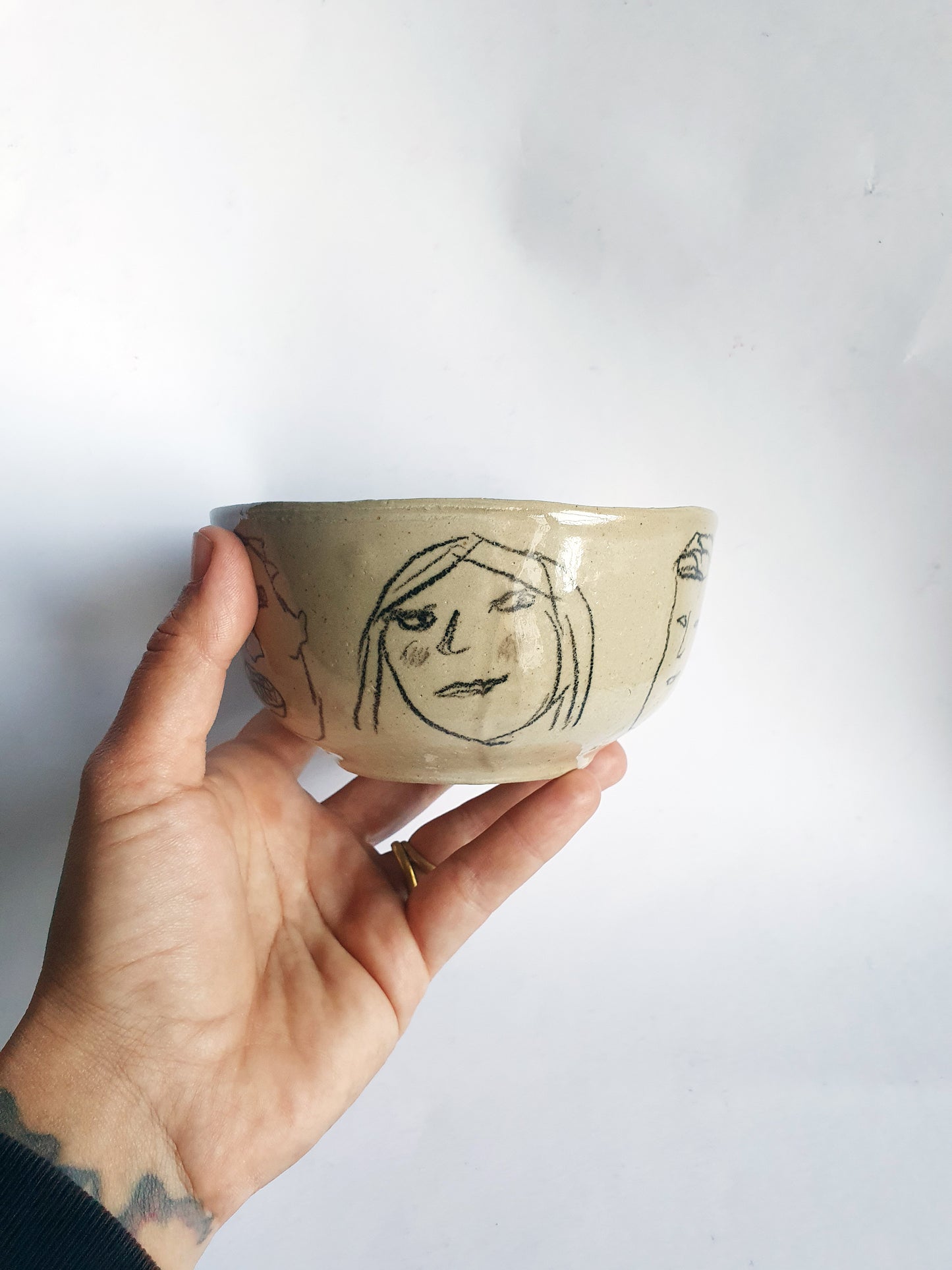 Bol ø 11 cm série de visages beige