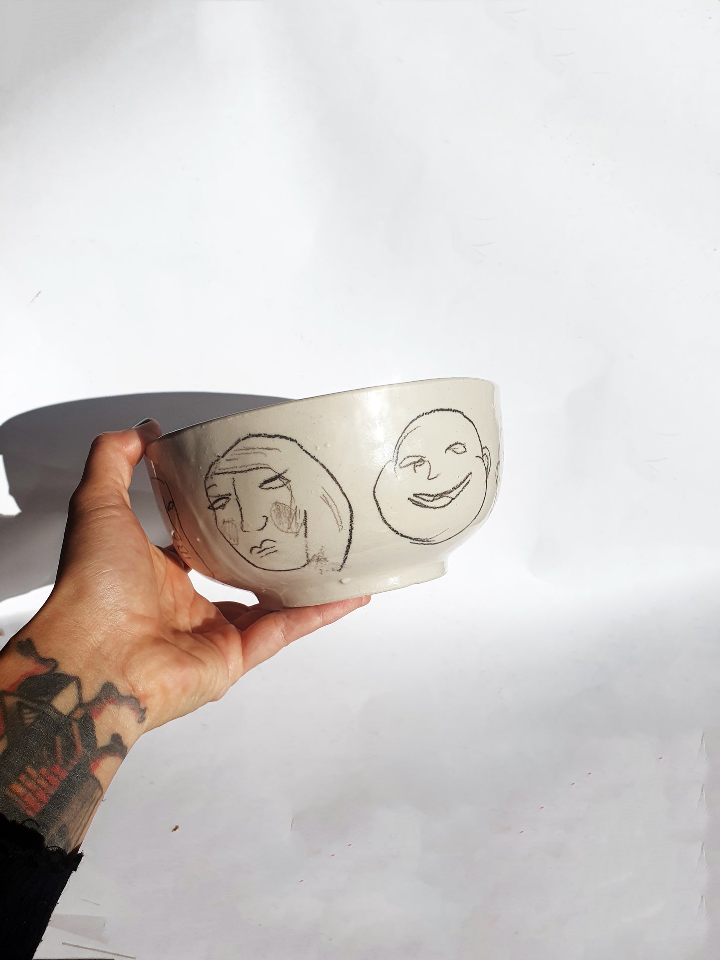 Bol ø 17,5 cm série de visages blanc crème