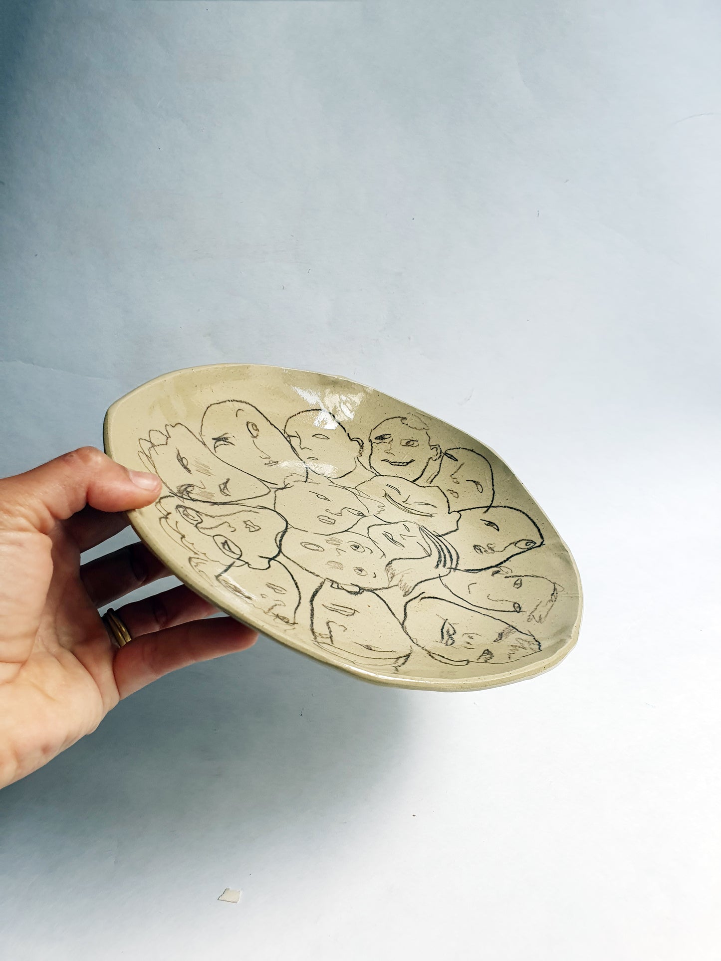 Assiette ø 22 cm visages 2