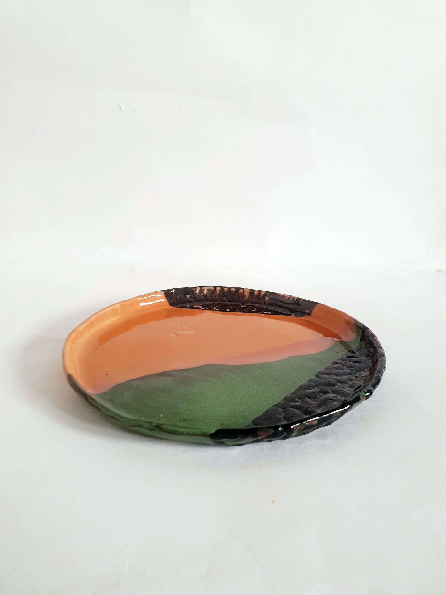 assiette ø 18 cm défaut émail noir