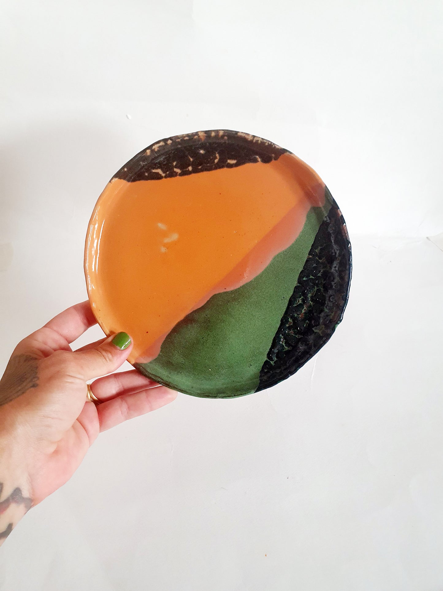 assiette ø 18 cm défaut émail noir