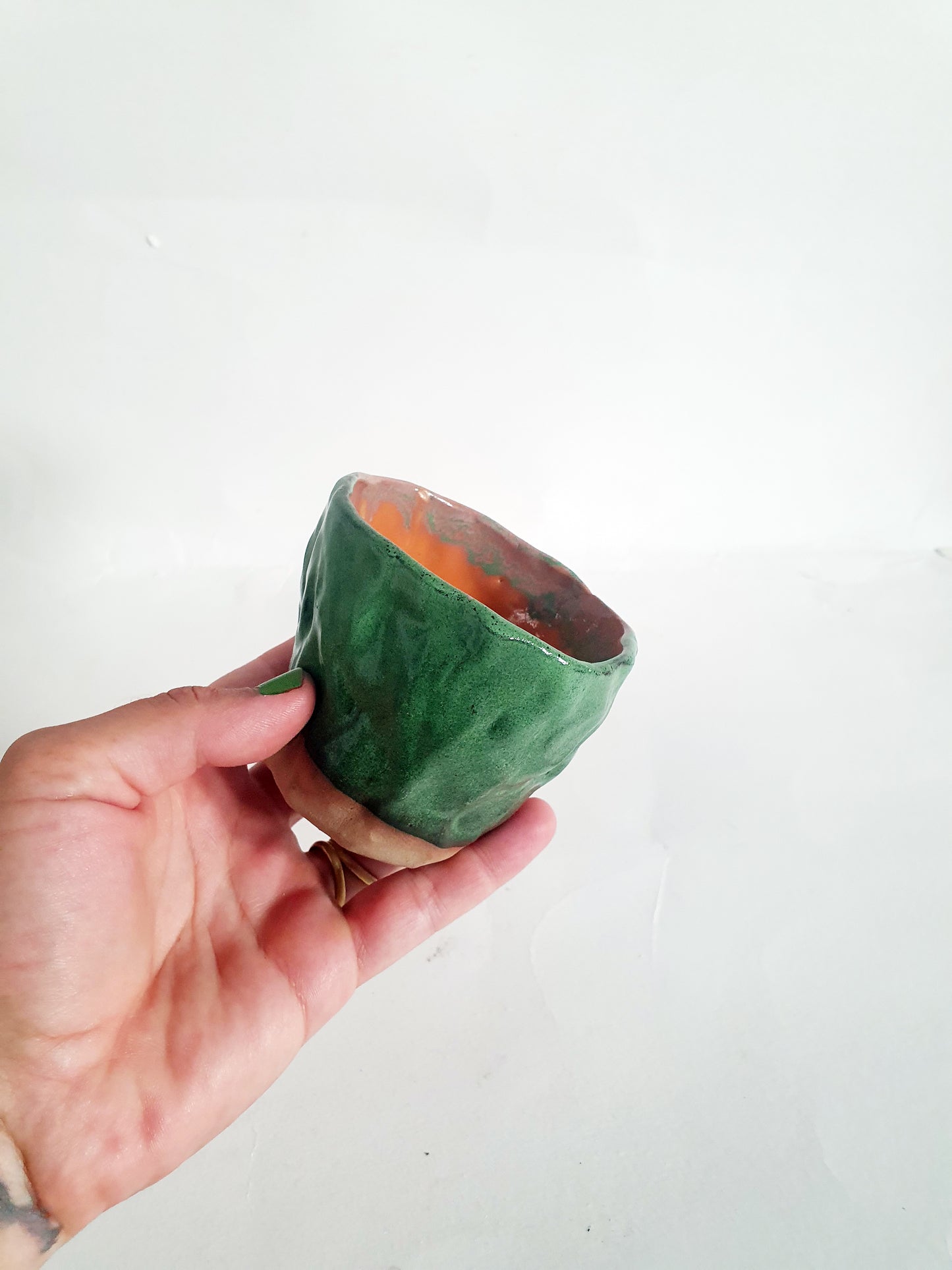 Tasse au pincé vert/orange 12 cl