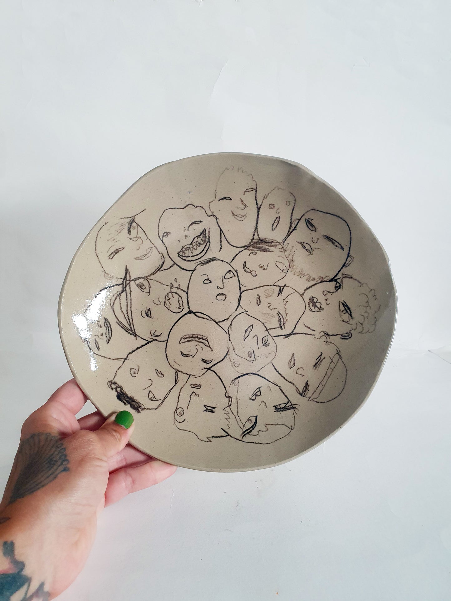 Assiette ø 22 cm visages 3